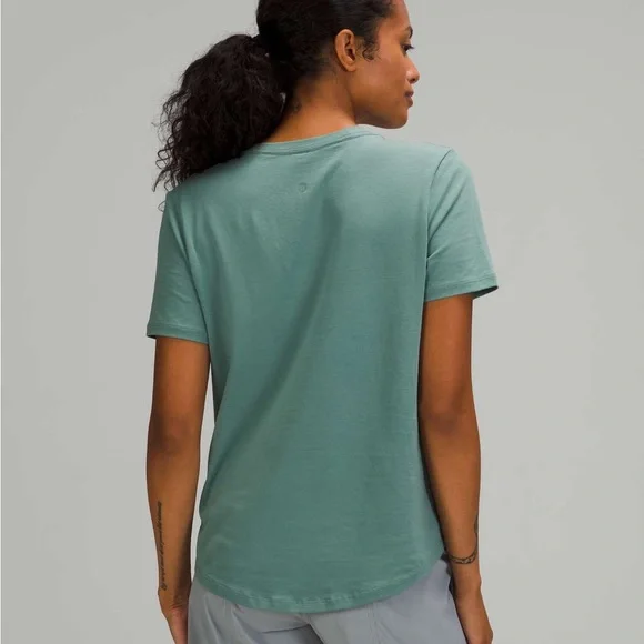 Lululemon V-Neck Love Tee in tidewater teal size 16 new with tags - Picture 3 of 5